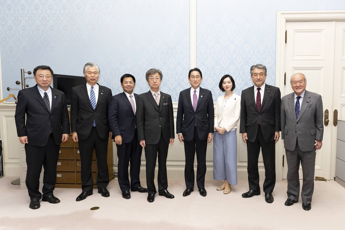 岸田総理大臣　与党議運理事を訪問