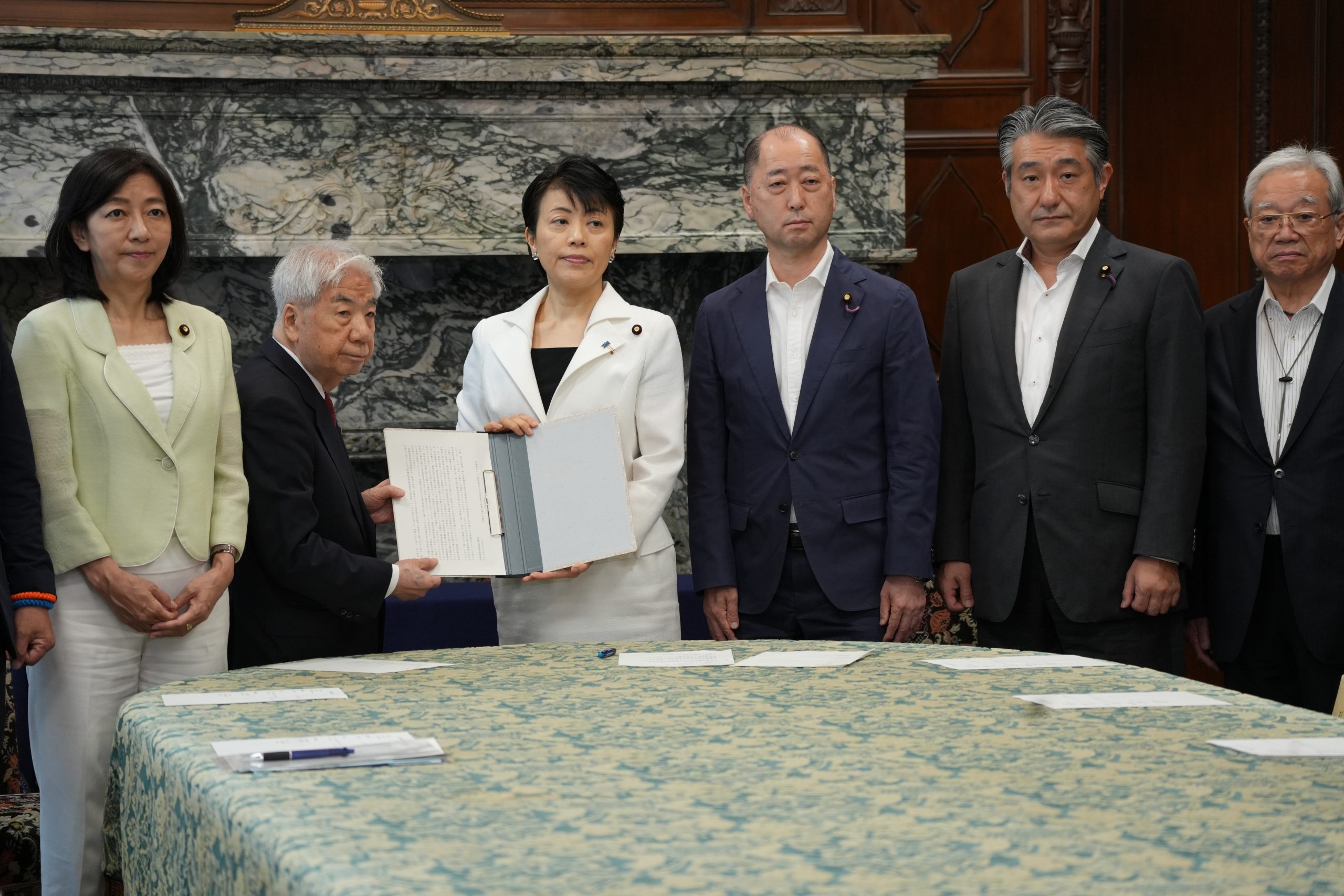 情報監視審査会